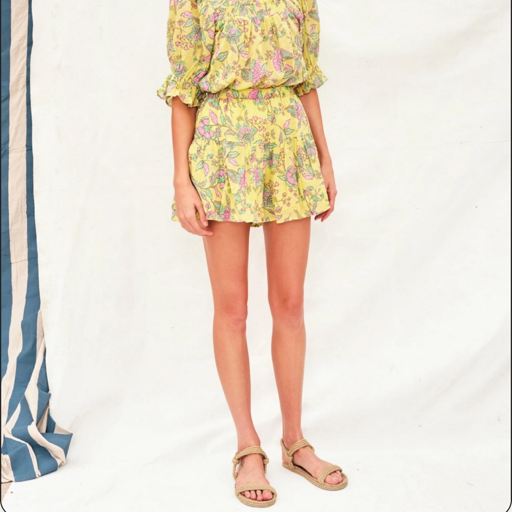 Sundry Floral Yellow Multi Color Printed Shorts Flowy Size Medium Cotton